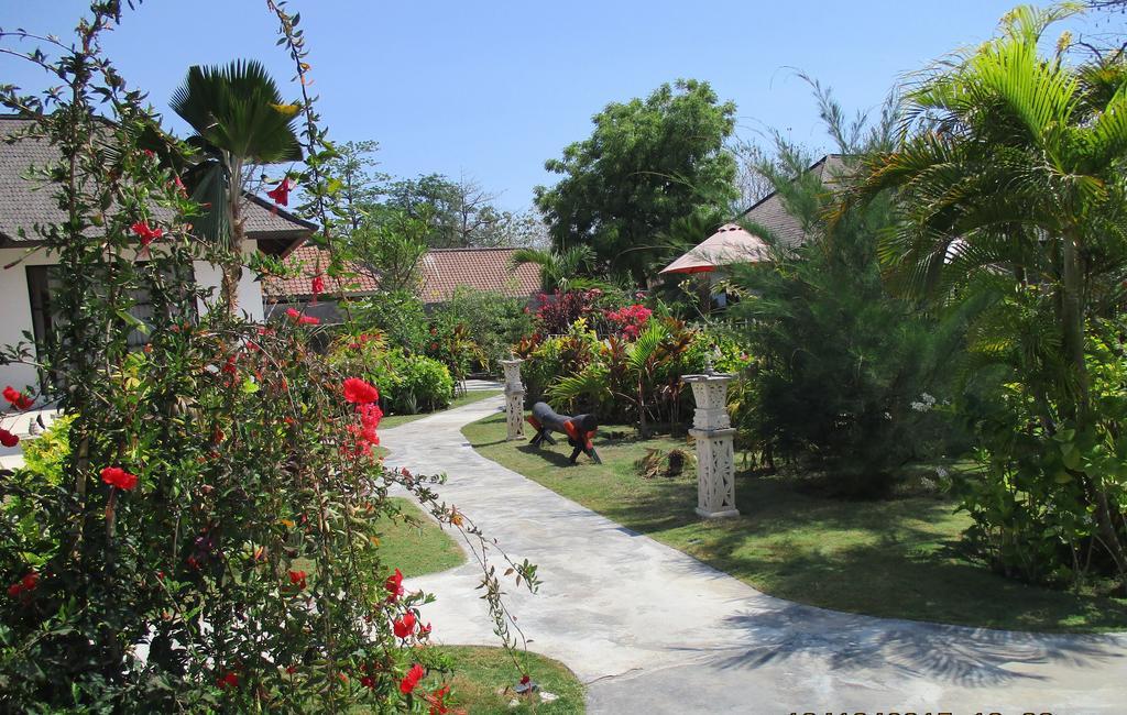 Taman Dewi Sri Villa et Bungalow Pemuteran Exterior foto